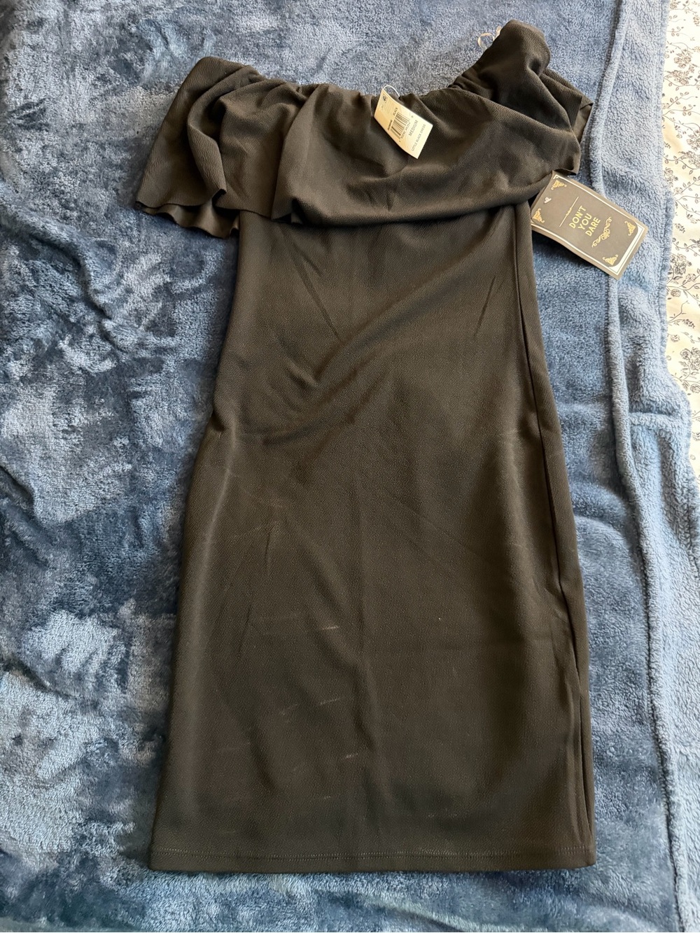 Off-Shoulder Black Bodycon Dress
